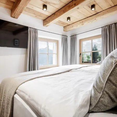 Leni Mountain Σαλέ *